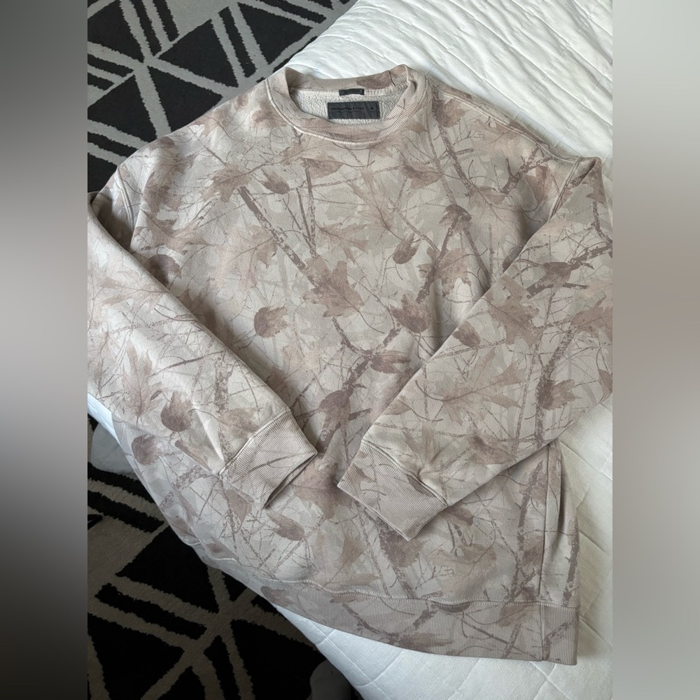Abercrombie & Fitch Sweatshirt - Picture 2 of 3